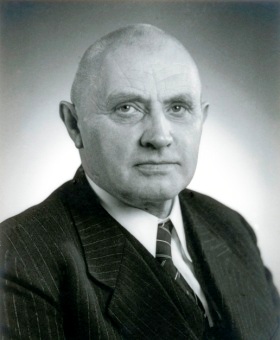 Dr. Bernhard Salzmann